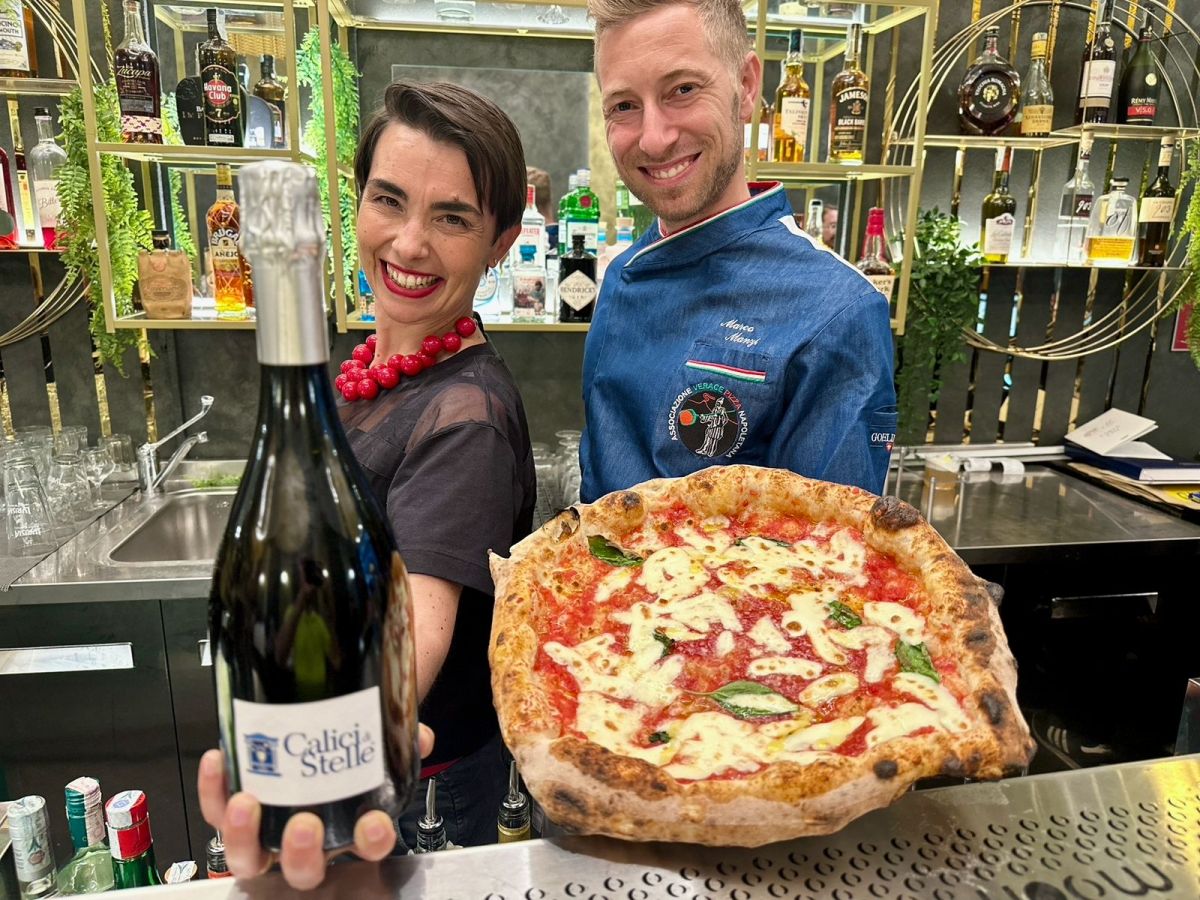 Calici di Stelle 2025, vino e pizza a tutto gusto fino al 24 agosto in tutta Italia