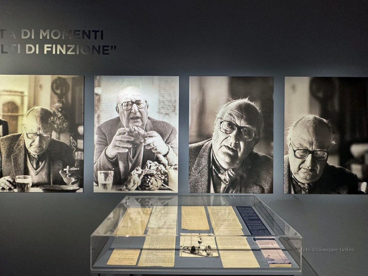 “Scene, voci, accenti, scritture: il teatro infinito di Andrea Camilleri”, in mostra a Roma, Palazzo Firenze, sede della Società Dante Alighieri