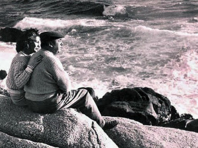 “Non t’amo come se fossi rosa di sale”, l’amore diverso e unico di Neruda, potente e delicato, segreto, intimo nell’ombra dell’anima, splendente nell’abbandono