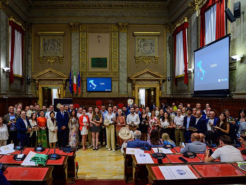 Ben 475 vini d’Italia premiati al CMB-Concours Mondial de Bruxelles 2026, primeggiano Veneto e Sicilia, varato il programma CMB Certified per i locali di Roma